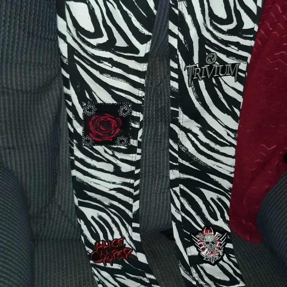 NEW PICS! 💀Punk rock zebra skinnys- metal bands trivium & Alice cooper patches - Picture 6 of 16